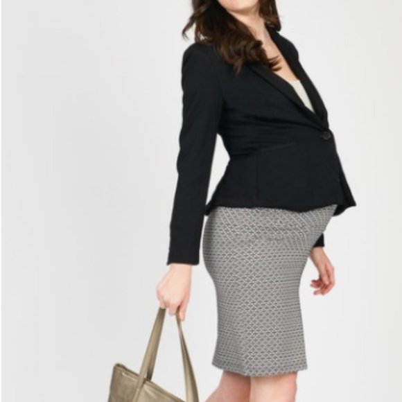 Noir Maternity Geometric Print Skirt - Picture 4 of 6